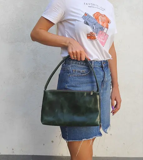 Кожаная женская сумка хобо Tarwa sum0028627 - фото 4