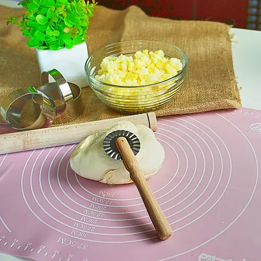 Ніж фігурний із дерев'яною ручкою для тіста 17 см, Kitchette 84149 - фото 6