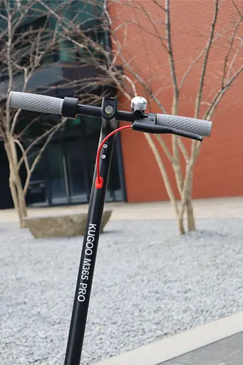 Электросамокат KUGOO M365 PRO Max 500W 11 Ah белый с алюминиевой рамой и надувными колесами - фото 4