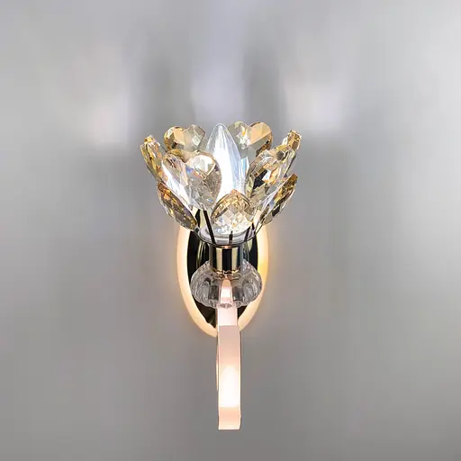 Бра в золотому корпусі із кришталевою квіткою Line F 86529/1 GD - фото 2