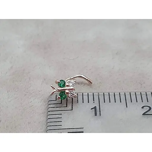 Золотая серьга-пирсинг в нос Dear с фианитами. 1041.6 Зеленый - фото 5