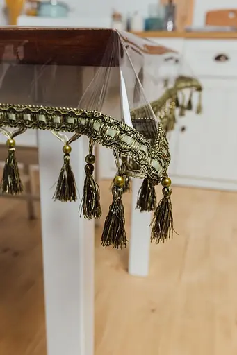 Скатертина силіконова з оливковою бахромою з перлами 150х110 см - фото 2