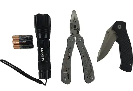 Універсальний інструмент Stanley MULTI-TOOL 12 в одному + ніж кишеньковий + ліхтарик (STHT81502-0) - фото 1