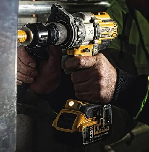 Дрель-шуруповерт аккумуляторный DeWalt с АКБ и ЗУ DCD996P3 - фото 6