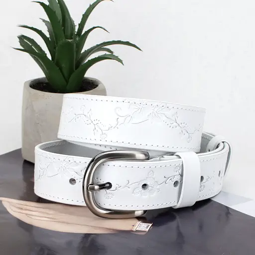 Ремінь шкіряний жіночий батал SF-3531 (145 см) білий з квітами - фото 1