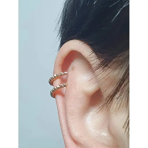 Золотая серьга-каффа на хеликс Favoritum. 210219_1 - фото 2