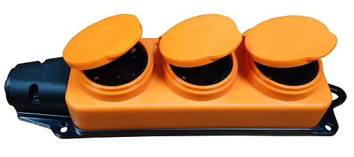 Колодка тройная влагозащищенная из/з каучук с крышкой IP44 16A ARCTIC LUMANO - фото 1