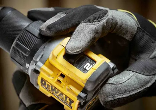 Дриль-шуруповерт DeWalt акумуляторний безщітковий з АКБ та ЗП DCD794P2T - фото 7