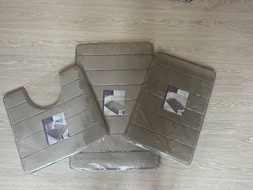 Набор 3 коврика для ванной Aquarius с эффектом памяти 50х80 см, 40х60 см, U-образный 50х50 см. Темно-Бежевый в полоску - фото 9