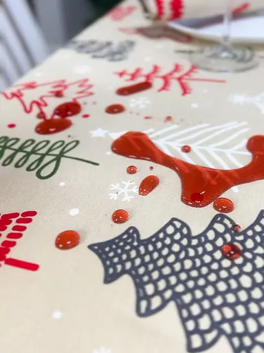 Водоотталкивающая Скатерть новогодняя с принтом Елки 220х140 см (+ 4 салфетки 30х40) Бежевый - фото 5