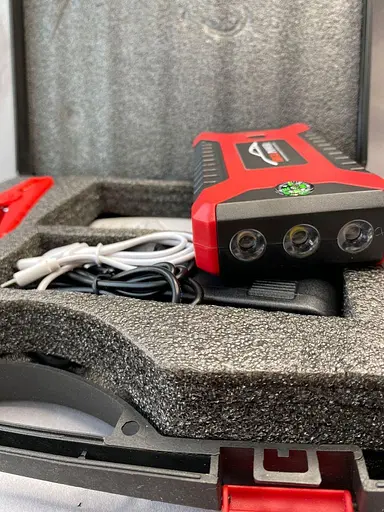 Пуско-зарядное устройство Jumpstarter с аккумулятором 99800 mAh - фото 3