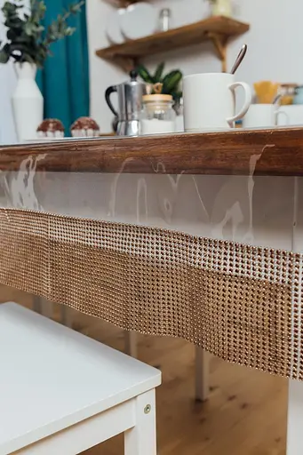 Скатерть силиконовая с коричневой стразовой лентой 310х200 см - фото 2