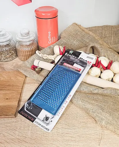 Терка плоска дрібна для овочів, коренеплодів (буряків, моркви) та фруктів з нержавіючої сталі 27.5 см, Kitchen Master Сірий 85872 - фото 8