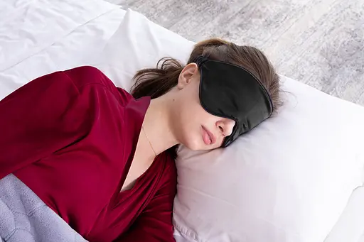 Маска для сну шовкова Чумацький Шлях 3.1 з нековзкою резинкою в Подарунковій упаковці Чорний (1157-02) - фото 9