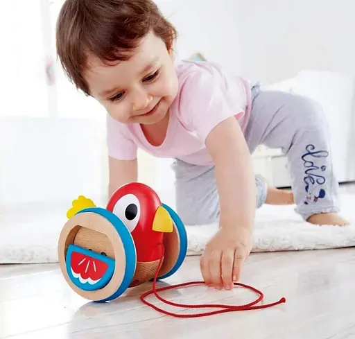 Деревянная каталка Hape E0360 Птенчик развивающая деревянная игрушка из дерева для малышей - фото 3