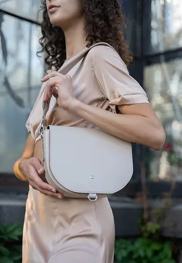 Женская кожаная сумка Ruby L'ясно-бежевая - фото 4