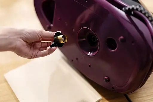 Gorenje Утюг-парогенератор, 3000 Вт, 1500 мл, паровой удар -160 г, дисплей, керам. подошва, черный - фото 7