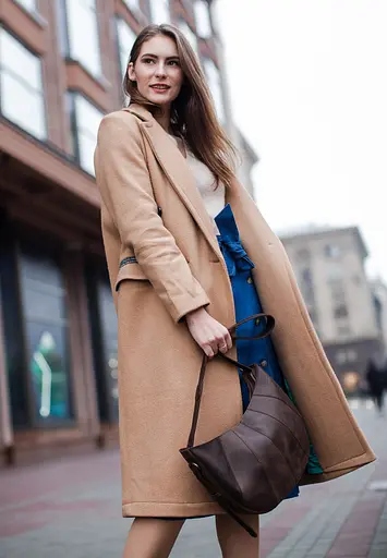 Шкіряна жіноча сумка Круасан темно-коричнева - фото 6