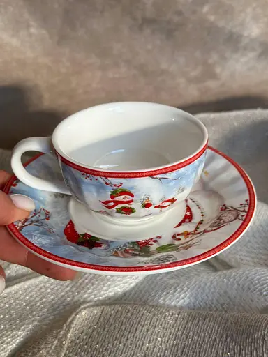 Чашка новогодняя R33364 Зимняя история фарфоровая в подарочной коробке 120 мл Белая - фото 3