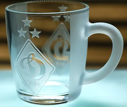 Скляна чашка 350 мл ФК Динамо Київ з гравіюванням подарунок для фаната  футбольна кружка - фото 4