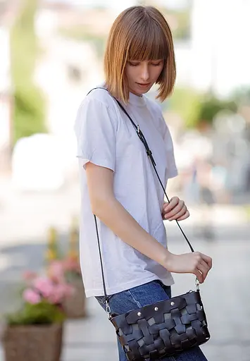 Шкіряна плетена жіноча сумка Пазл S чорна Krast - фото 8