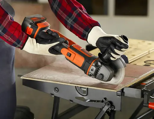 Шлифмашина угловая - болгарка аккумуляторная Black&Decker без АКБ и ЗУ BCG720N - фото 4