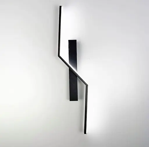 Лівий настінний світильник у чорному корпусі 60 см Арт. YG319/600L (ЛІВА) Line F - фото 1