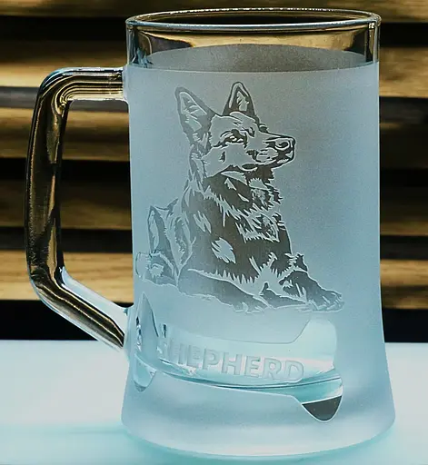 Пивний кухоль з ручкою 660 мл з гравіюванням Німецька вівчарка   власнику собаки - фото 3