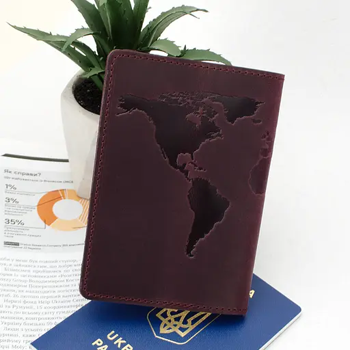 Обложка кожаная на загранпаспорт "Карта" (бордовая) - фото 2