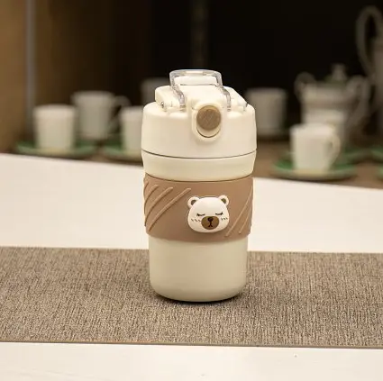 Термос детский  «Cute Bear» поилка с трубочкой нержавеющая сталь 420 мл Бежево-коричневый - фото 6