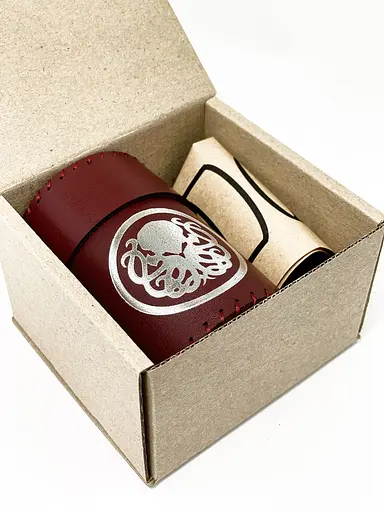 Настольная игра Планета Ігор Чаша для кубиков Ктулху (бургунди) (Dice cup Cthulhu burgundy) (pi-dc003) - фото 8