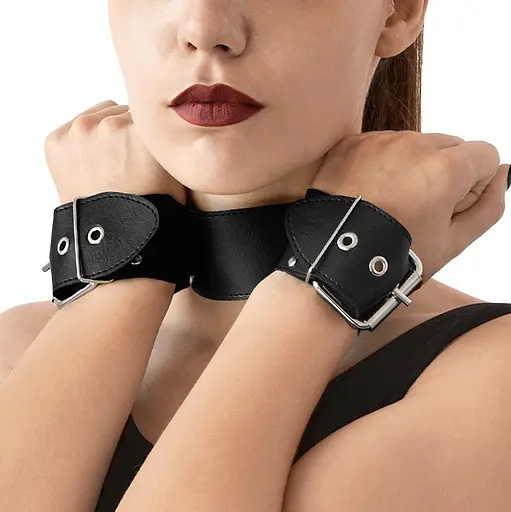 Ошейник с наручниками из натуральной кожи Art of Sex - Bondage Collar with Handcuffs - фото 3