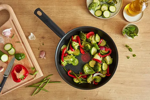 Универсальная большая и качественная сковорода Lagostina Rigenera Green 28 см (2100129527) с титановым антипригарным покрытием - фото 5