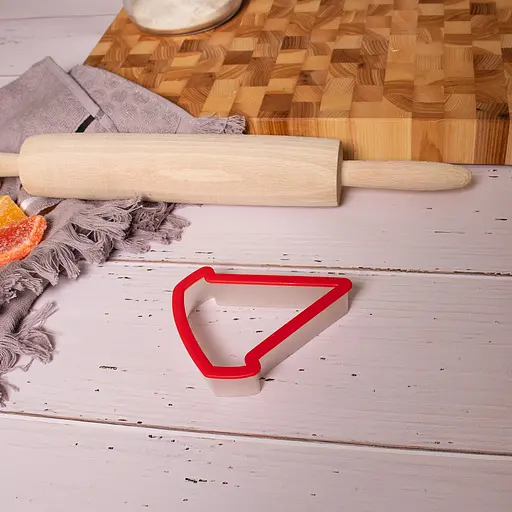 Пластикова форма для випікання печива та пряників трикутна вирубка каттер для печива 10.5х9х2.5 см, Kitchen Master Червоний 85447 - фото 4