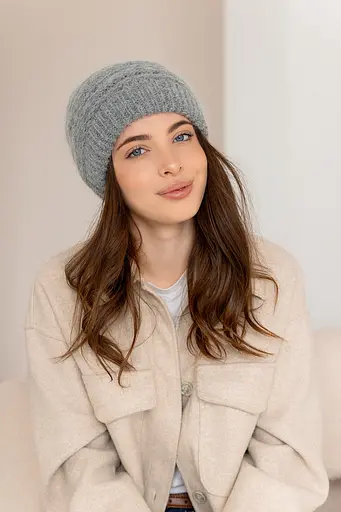 Женская зимняя шапка Венеция из ангоры 80% с двойной вязкой Серый - фото 2