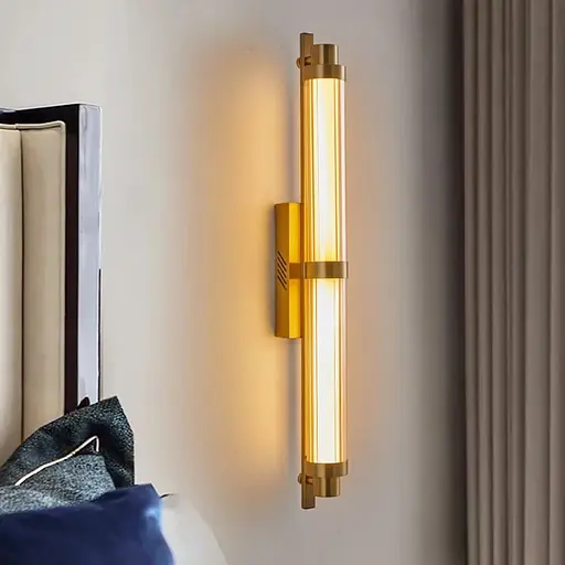 Бра з скляним корпусом та латуними деталями довжиною 70 см Арт. C23/700 AB Line F - фото 1