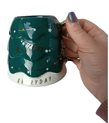 Керамічна чашка Різдвяна ялинка з кришкою та паличкою для розмішування 460 мл Зелений - фото 4