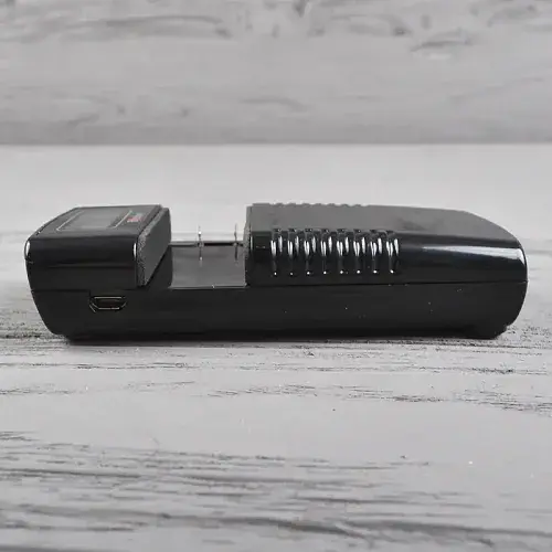 Универсальное зарядное устройство Soshine SC-M20 с LCD дисплеем (для фотоаппаратов, видеокамер) - фото 6