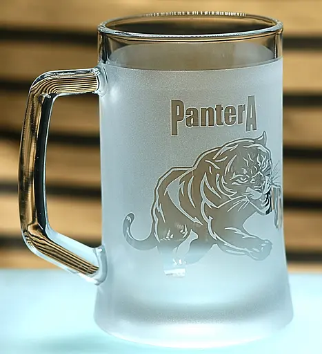 Пивний  келих 660 мл з гравіюванням Пантера символ грації та сили подарунок для жінки кухоль з гравіюванням - фото 2