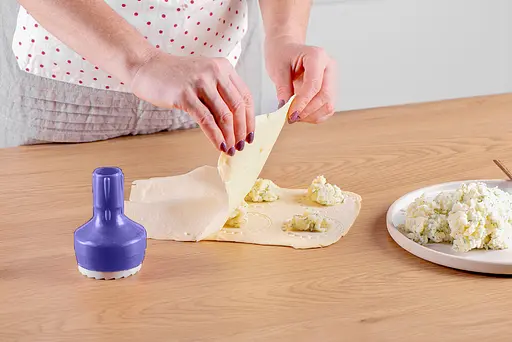 Вареничниця механічна ручна прес форма для вареників машинка для вареників Фіолетовий, Kitchette 86342 - фото 5