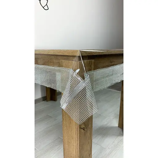 Скатерть силиконовая с серебряной жемчужной лентой 120х110 см