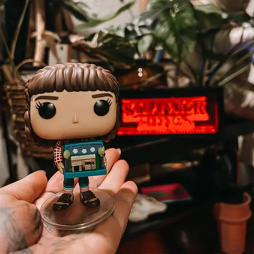 Ігрова фігурка Funko POP! серії Дивні дива S4 - Одинадцять з діорамою (65639) - фото 3