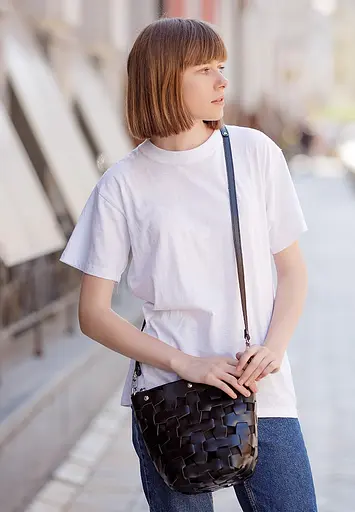 Шкіряна плетена жіноча сумка Пазл M вугільно-чорна - фото 5