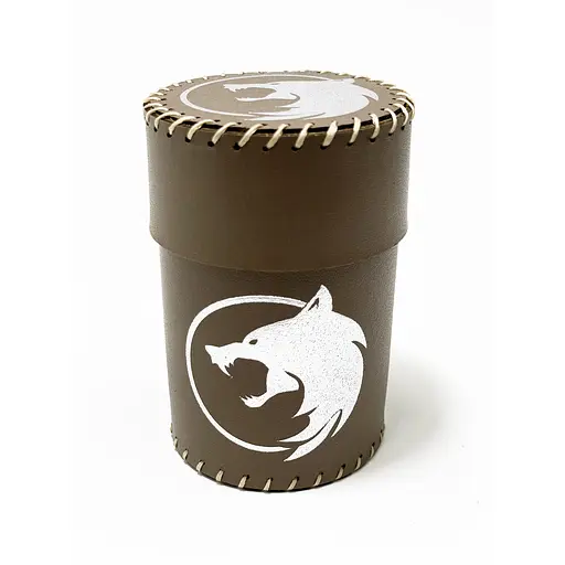 Настольная игра Планета Ігор Чаша для кубиков Волк (коричневая) (Dice cup Wolf brown) (pi-dc008) - фото 1