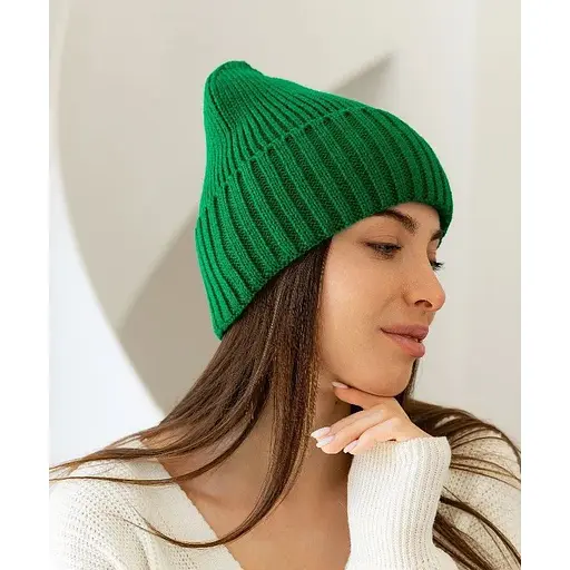 Женская вязаная шапка бини класик 20% шерсть с отворотом Зеленый - фото 1