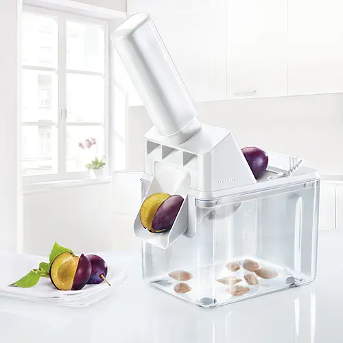 Відділювач кісточки сливи Leifheit (37300)