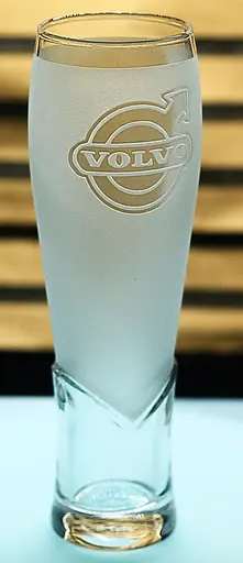 Пивний крафтовий келих 440 мл з гравіюванням Вольво Volvo подарунок для автолюбителя  кухоль для пива - фото 2
