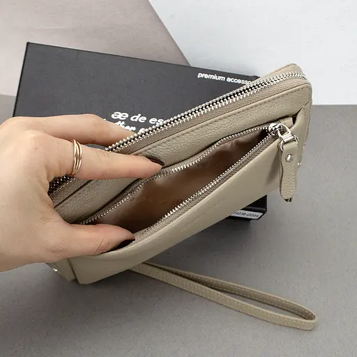 Гаманець-клатч жіночий шкіряний De Esse LC14238-GD34 бежевий з ручкою - фото 3