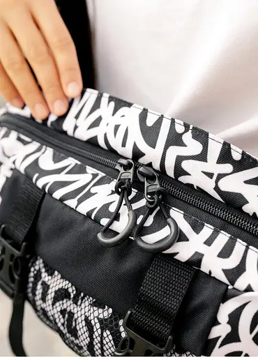 Большая женская поясная сумка бананка Sambag DynamicDart принт "Graphity" 38×21×7 см (80411715) - фото 3