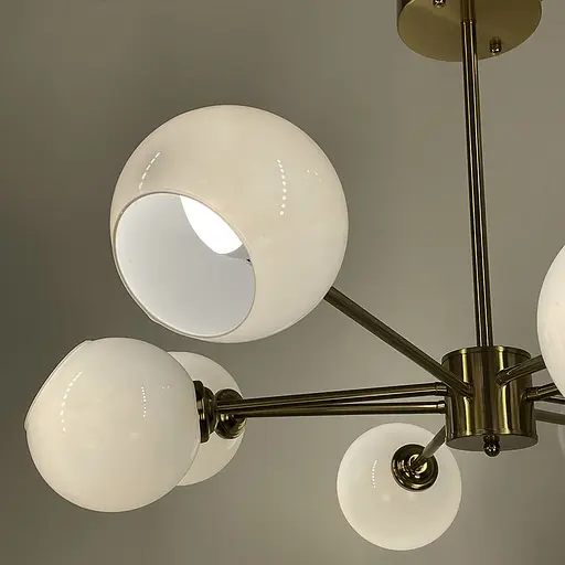 Люстра у латунному корпусі на 8 білих глянцевих плафонів | Арт. F 68/8 AB | Line F - фото 4